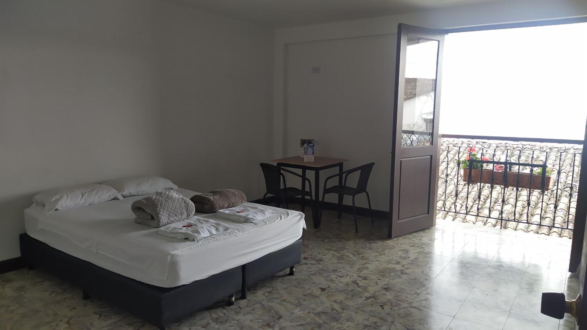 Les Balcons Pensión